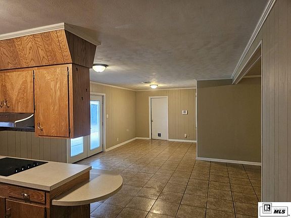 4th image of 102 Linden Dr