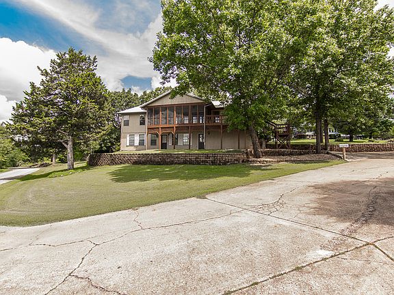 2nd image of 333 Sherwood Ave