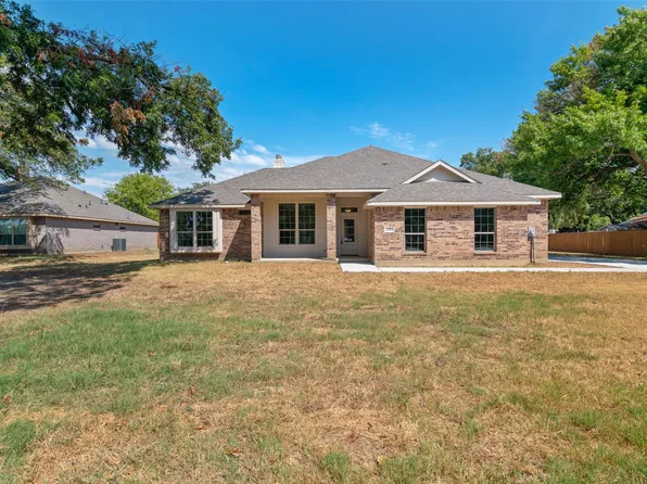 1203 Anthony St, Gainesville, TX 76240