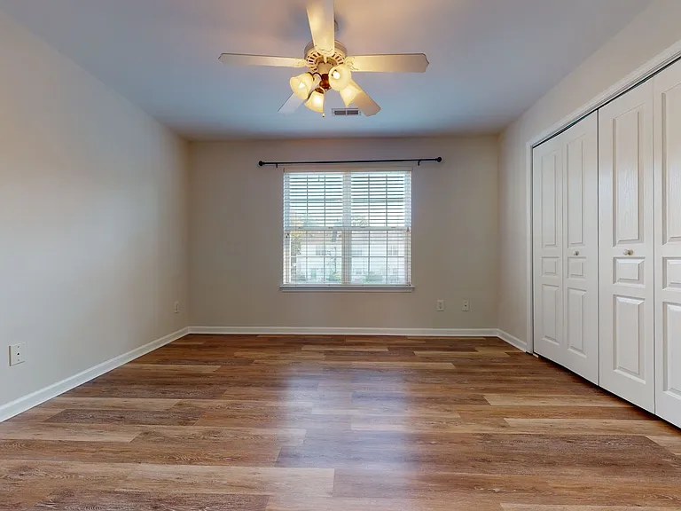 5545 Seths Dr — Photo 14