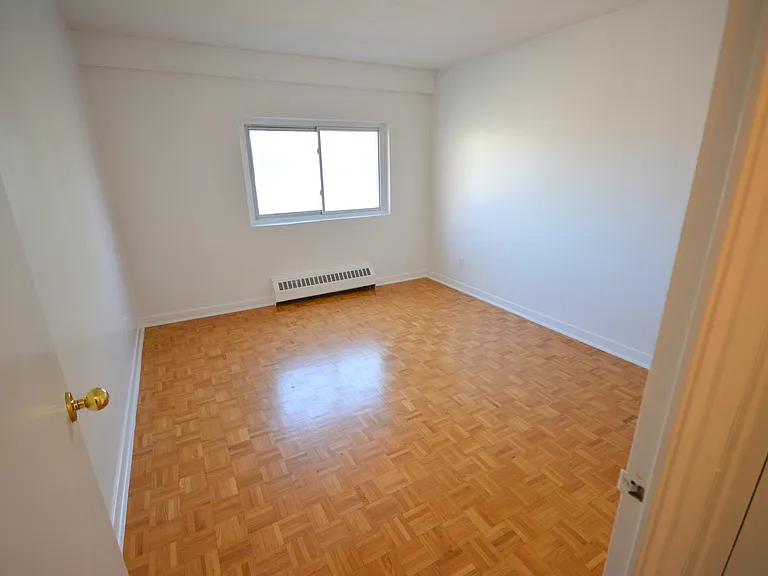 60 Daly Ave — Photo 9