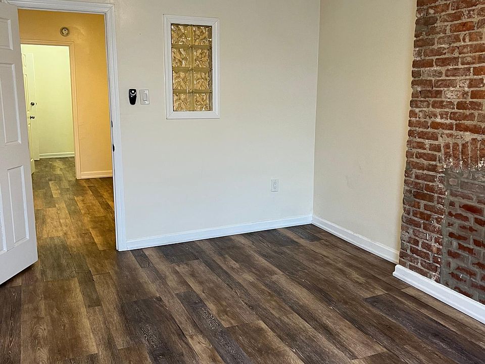 1st image of 22003 Hempstead Ave Floor 3