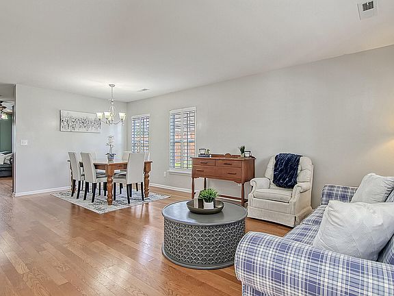 4th image of 5028 Wilverine Dr
