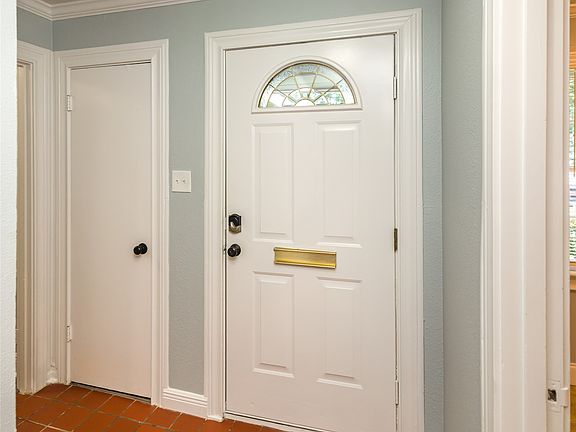 3rd image of 4421 Fern Ave