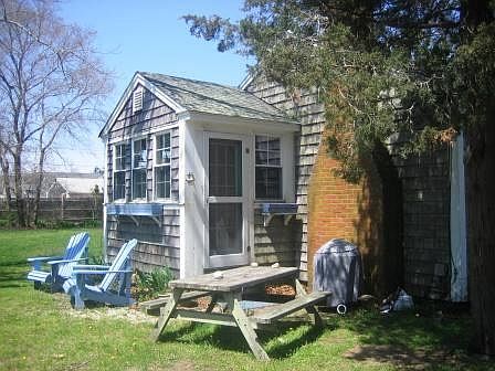 Picnic area with Charcoal grill