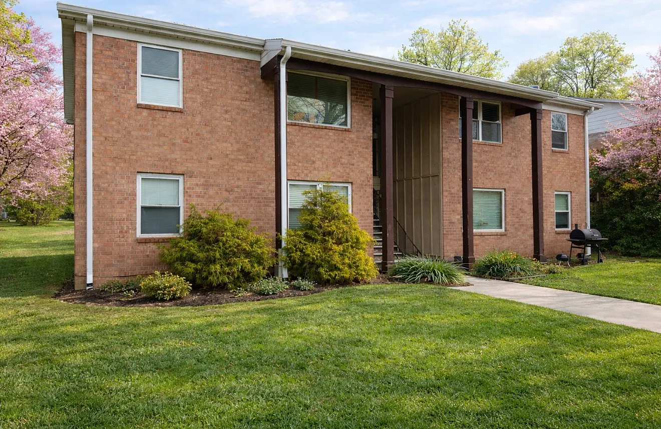 2 bed, $1,050 — Photo 2