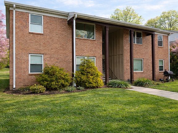 2nd image of 607-609 Cypress St #B