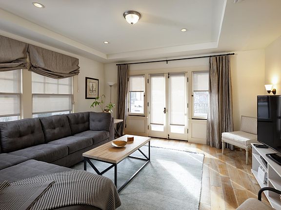 Upstairs Unit: Living Room