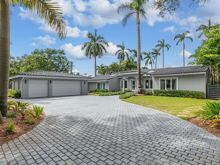 913 Coconut Dr — Photo 7