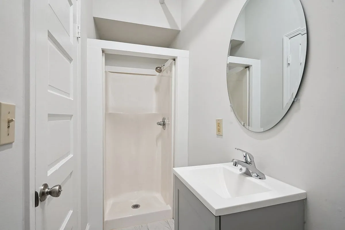 Studio, 1.0 bath, 1279 sqft, $2,132 — Photo 3