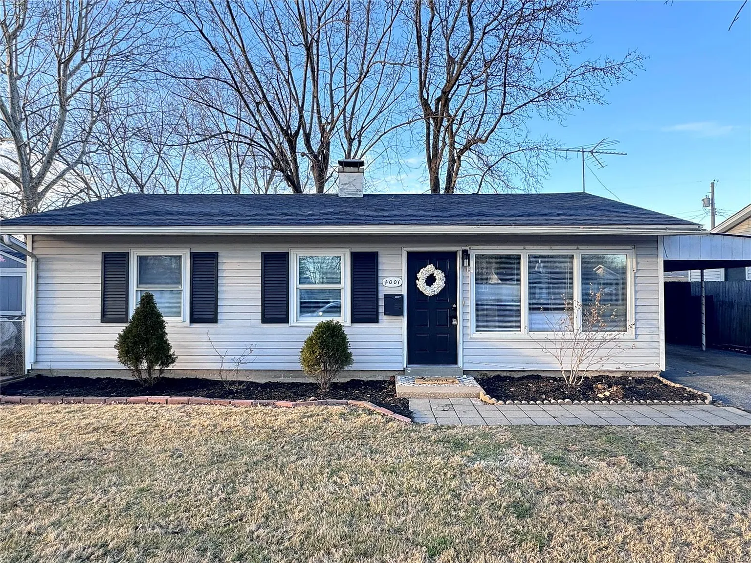 4001 Memorial Dr photo 1