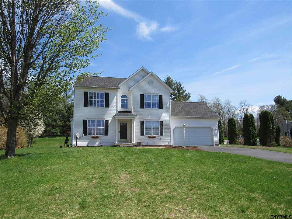 1st image of 8 Heron Pl