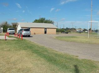 811 W Highway St, Iowa Park, TX 76367