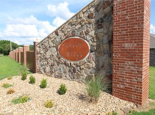2008 Ridge Dr, Gentry, AR 72734