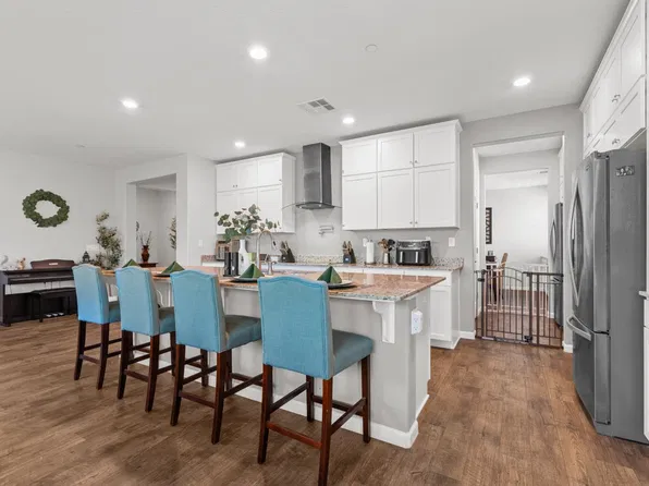 905 Ellis Cir, Galt, CA 95632