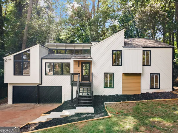 3923 Lookout Point Dr, Marietta, GA 30066