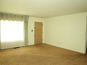 3rd image of 934 Parkview Rd