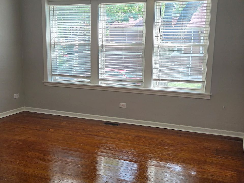 1st image of 2740 W 60th St #1