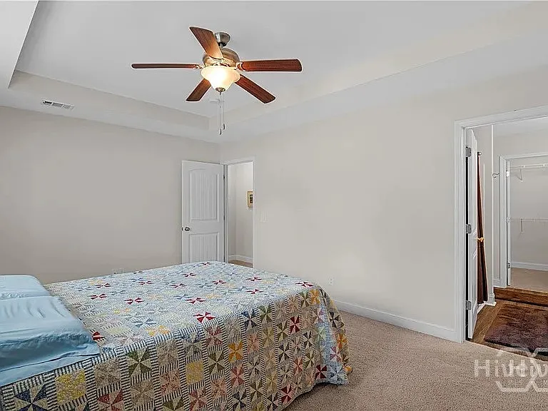100 Regis Way — Photo 10