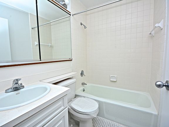 2nd image of 400 E 71st St APT 14e