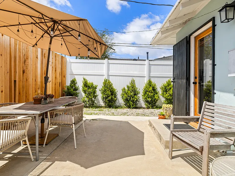 8327 Wiley Post Ave — Photo 18