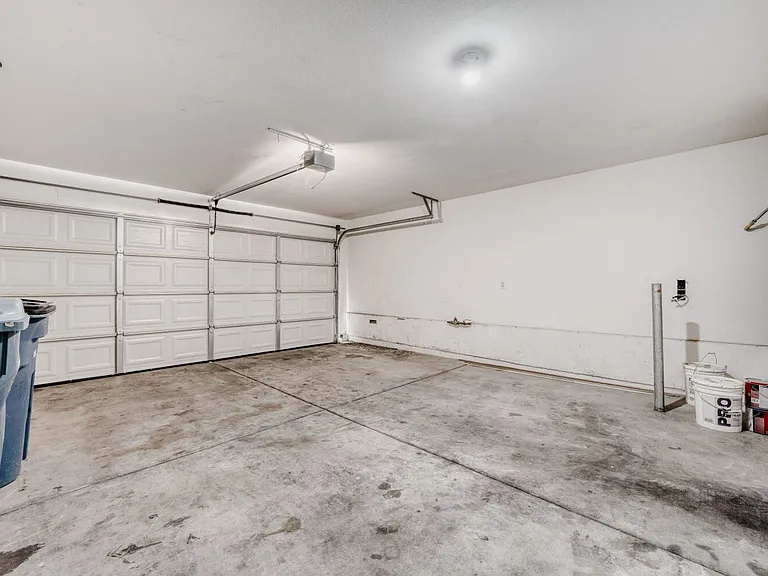 2562 Begonia Valley Ave — Photo 20