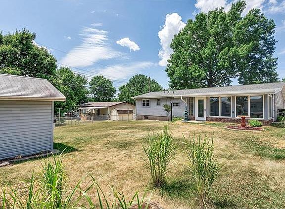 4th image of 2656 Causeway Dr