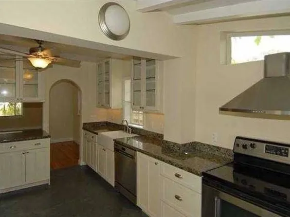 817 SE 10th St, Fort Lauderdale, FL 33316