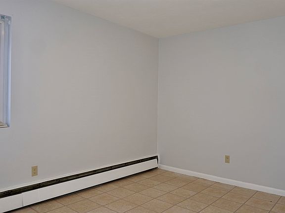 5th image of 6 Hayes Rd APT 10