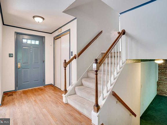 3rd image of 3250 Holly Berry Ct