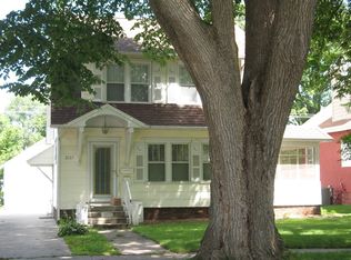 1127 1st St NW, Rochester, MN 55901