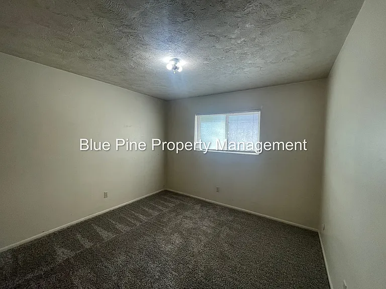 1680 Calkins Ave #3 — Photo 9