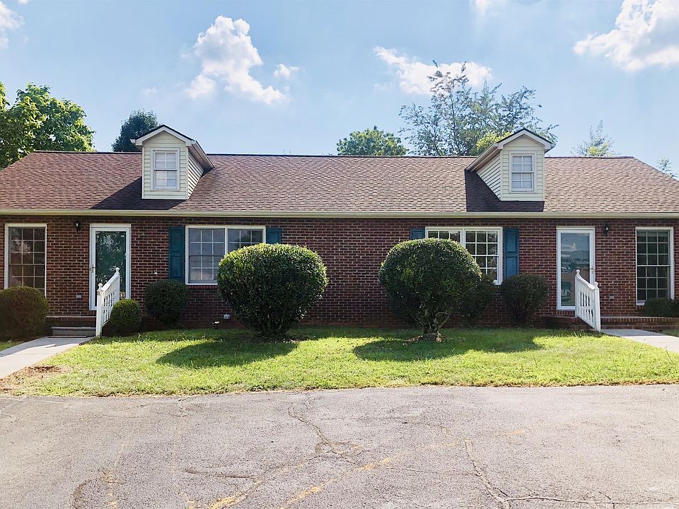 1st image of 111 Greenbriar Ln #1