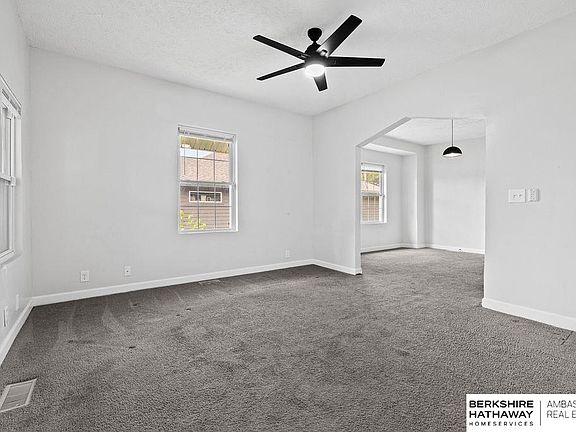 3rd image of 2416 Spencer St