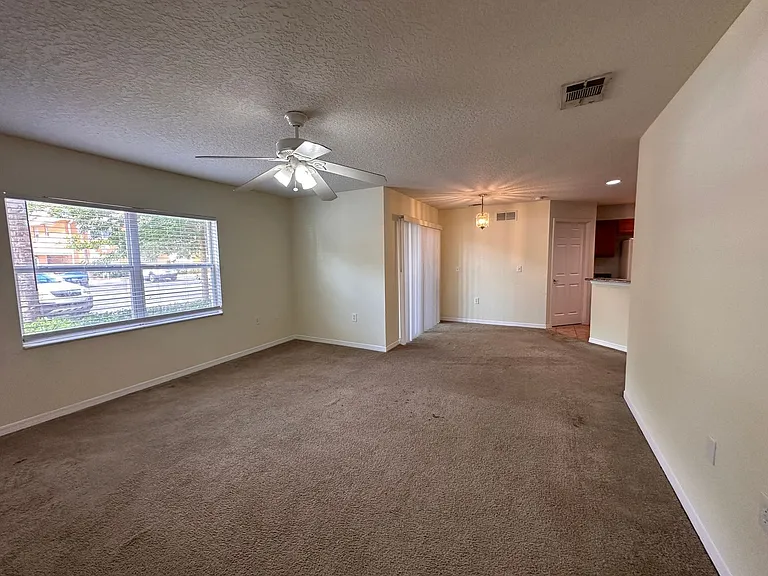 4600 E Moody Blvd #12B — Photo 2