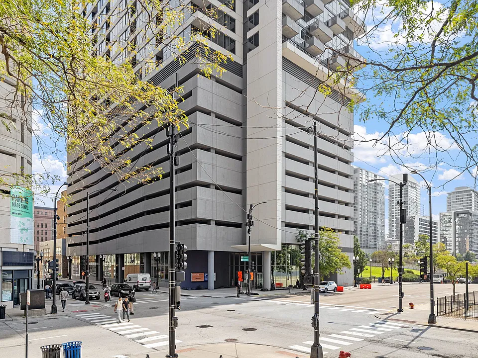 235 W Van Buren St #1614