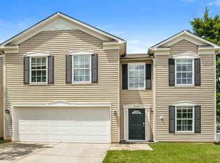 7029 Maple Park Ln, Charlotte, NC 28269