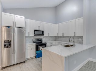 1240 Summit Place Cir APT D, West Palm Beach, FL 33415