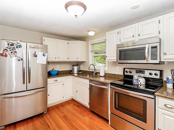 5th image of 8 Jillian Rose Dr
