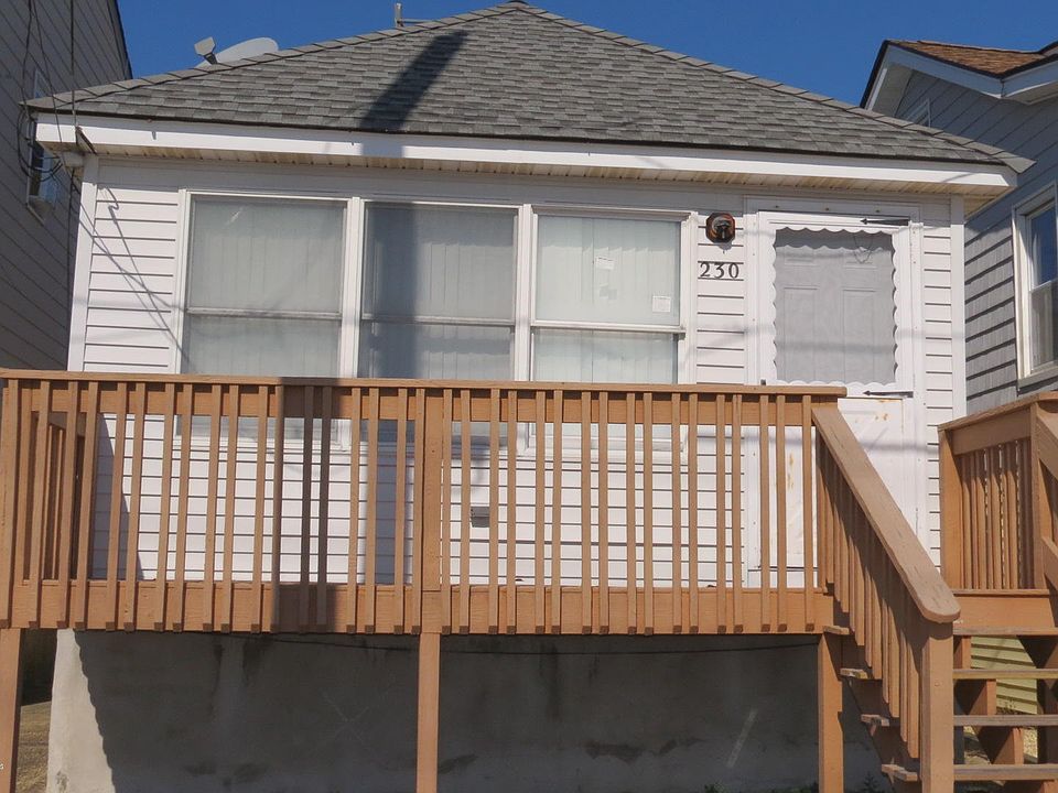 2nd image of 229 Bay Ter