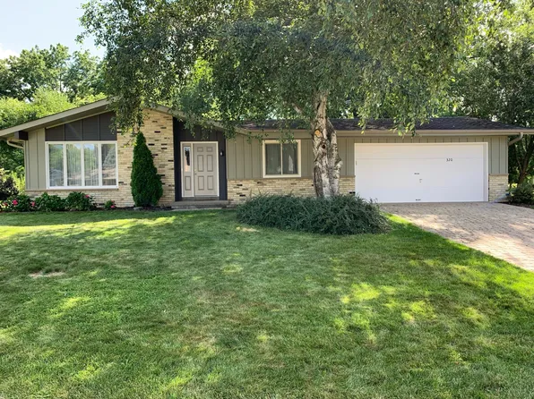 320 Riviera Ln, Watertown, WI 53094