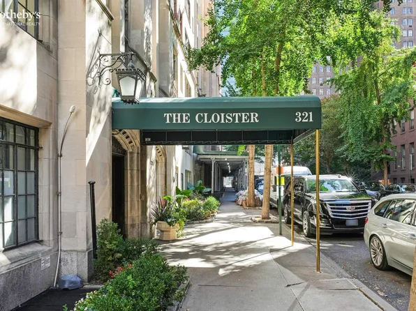 321 East 43rd Street image 12 of 12