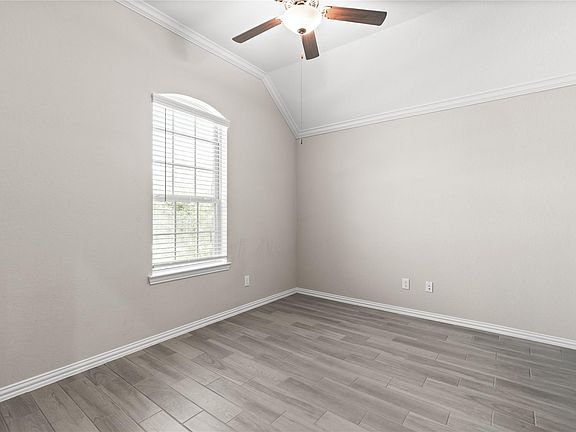 4th image of 23812 Brenta Valley Dr