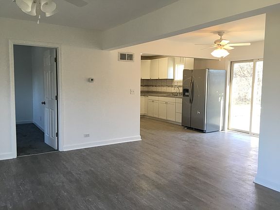 3rd image of 36681 N Lawrence Dr