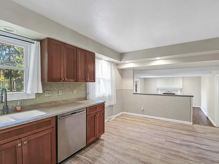 1722 Sheridan Rd — Photo 4