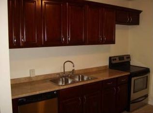 914 S 50th St, Philadelphia, PA 19143