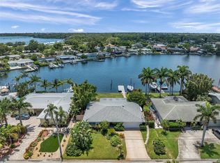 2445 W Bay Isle Dr SE, Saint Petersburg, FL 33705