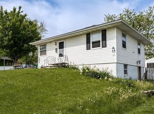 2126 9th St SW, Cedar Rapids, IA 52404