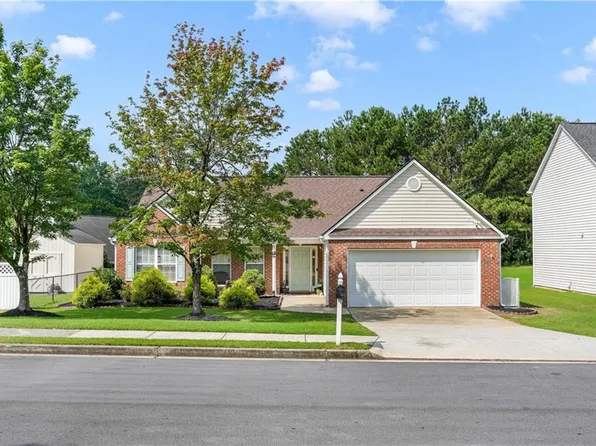 3589 Garden Manor Dr, Loganville, GA 30052