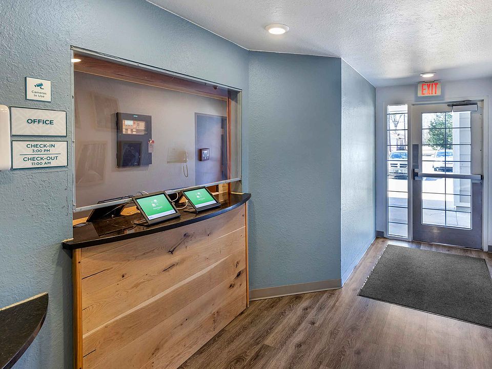 Lobby and Guest Check-in